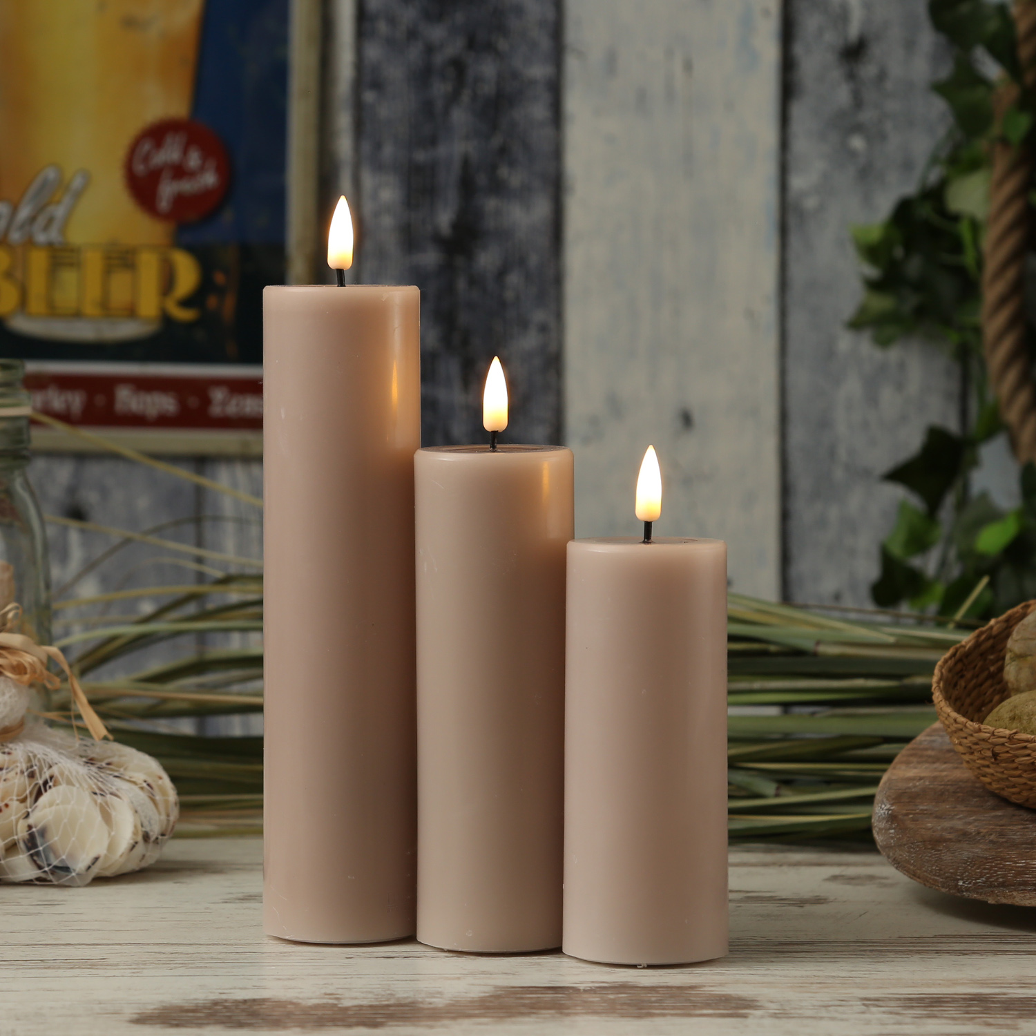 LED Stumpenkerze MIA - Echtwachs - realistische 3D Flamme - H: 15cm - D: 5cm - altrosa LED Stumpenkerze MIA - Echtwachs - realistische 3D Flamme - H: 15cm - D: 5cm - altrosa