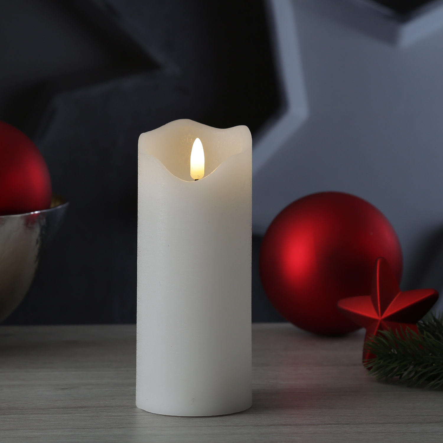 LED Kerze FLAMME - Rustik-Optik - Echtwachs - 3D Flamme - H: 17cm - Batterie - Timer - weiß LED Kerze FLAMME - Rustik-Optik - Echtwachs - 3D Flamme - H: 17cm - Batterie - Timer - weiß