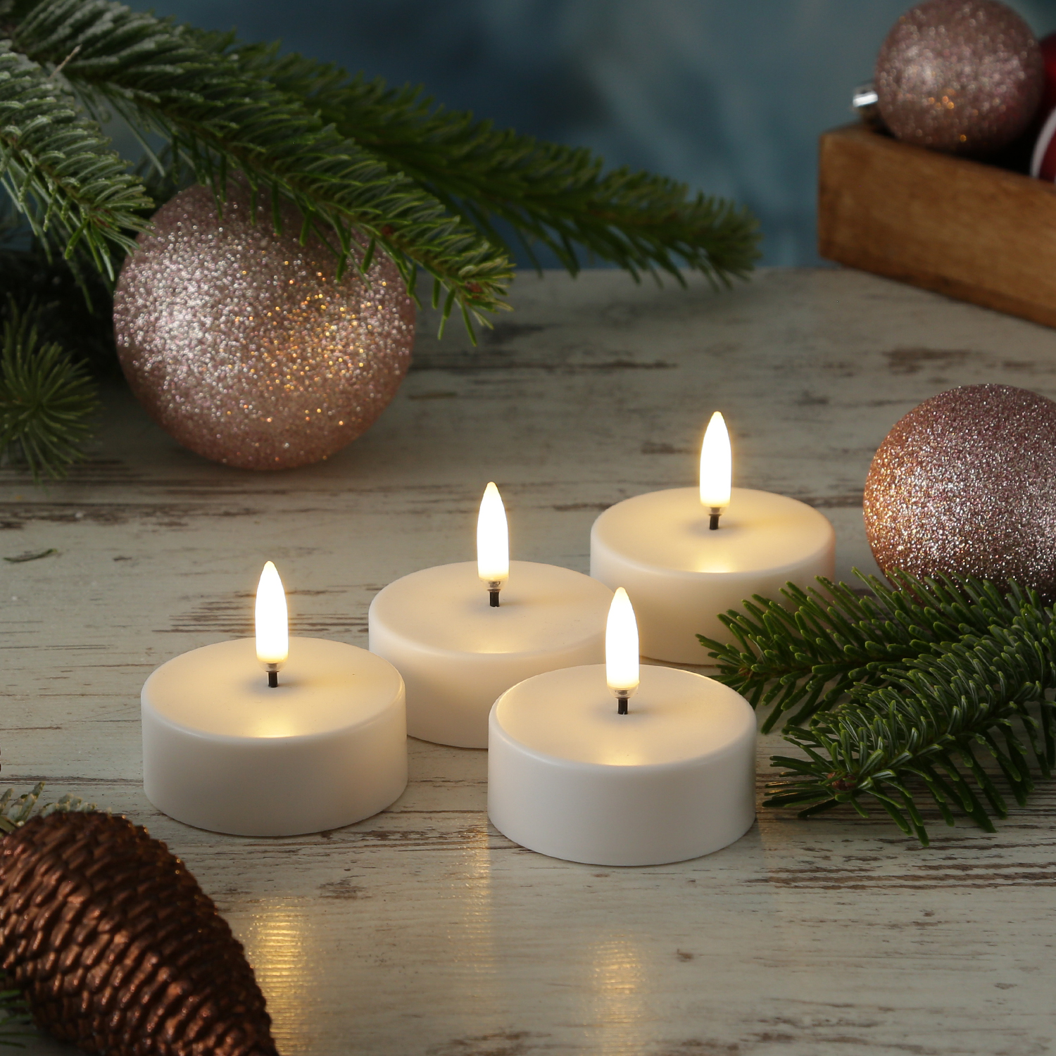 LED Maxi Teelichter - 4 wiederaufladbare LED Teelichter - D 6cm - Timer - weiß - für Außen LED Maxi Teelichter - 4 wiederaufladbare LED Teelichter - D 6cm - Timer - weiß - für Außen