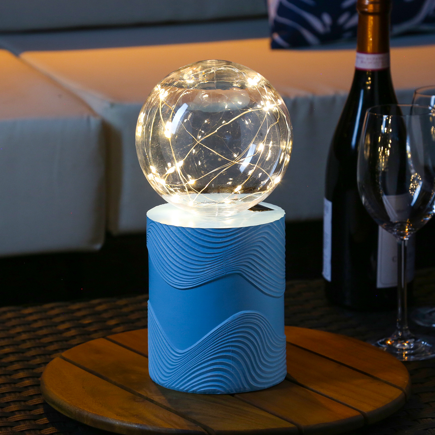 LED Solar Tischlampe GLOW - Kugelleuchte mit Sockel - warmweiße LED - H: 27cm - Lichtsensor - blau LED Solar Tischlampe GLOW - Kugelleuchte mit Sockel - warmweiße LED - H: 27cm - Lichtsensor - blau