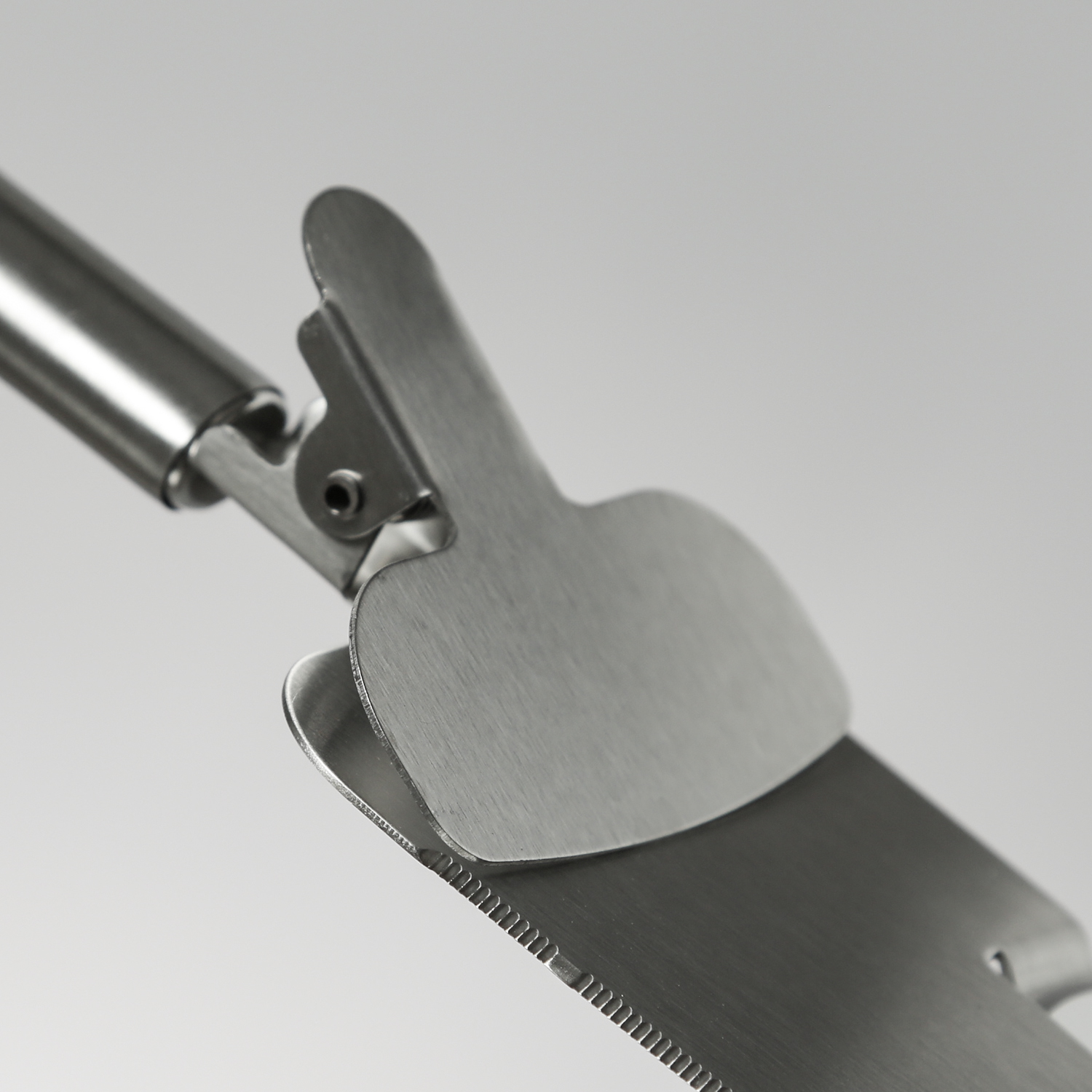 Pizza Multitool - 4 in 1 - Roller, Schaufel, Säge, Klammer - Edelstahl