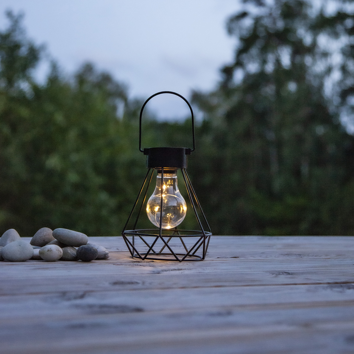 LED Solar Laterne "Eddy" - 5 warmweiße LED - H: 15,5cm - Dämmerungssensor - schwarz LED Solar Laterne "Eddy" - 5 warmweiße LED - H: 15,5cm - Dämmerungssensor - schwarz