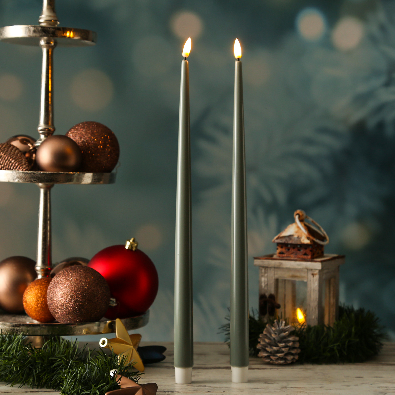 LED Stabkerzen ELLA - Echtwachs - realistische 3D Flamme - H: 38cm - salbeigrün - 2 Stück LED Stabkerzen ELLA - Echtwachs - realistische 3D Flamme - H: 38cm - salbeigrün - 2 Stück