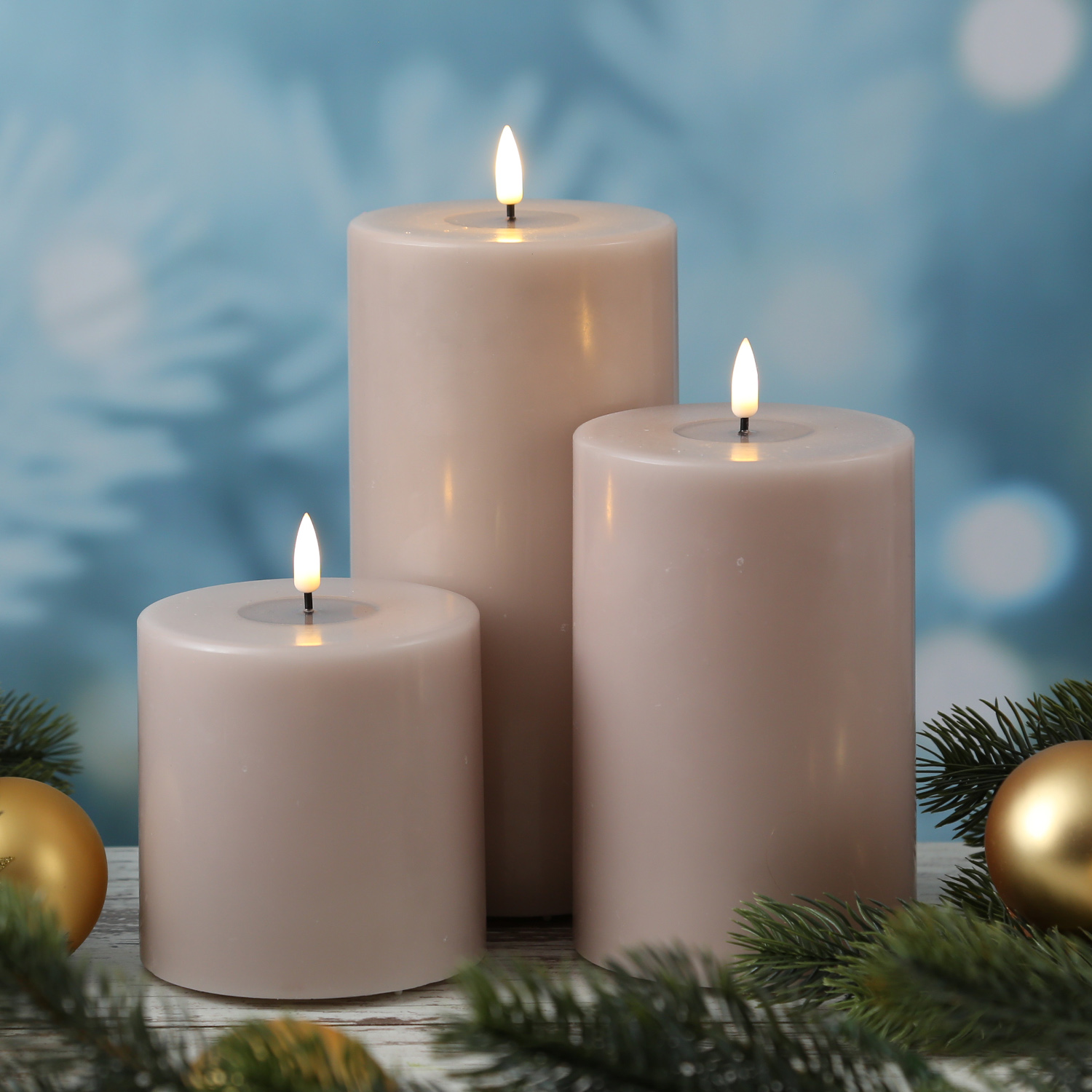 LED Stumpenkerze MIA - Echtwachs - realistische 3D Flamme - H: 10cm - D: 10cm - altrosa LED Stumpenkerze MIA - Echtwachs - realistische 3D Flamme - H: 10cm - D: 10cm - altrosa