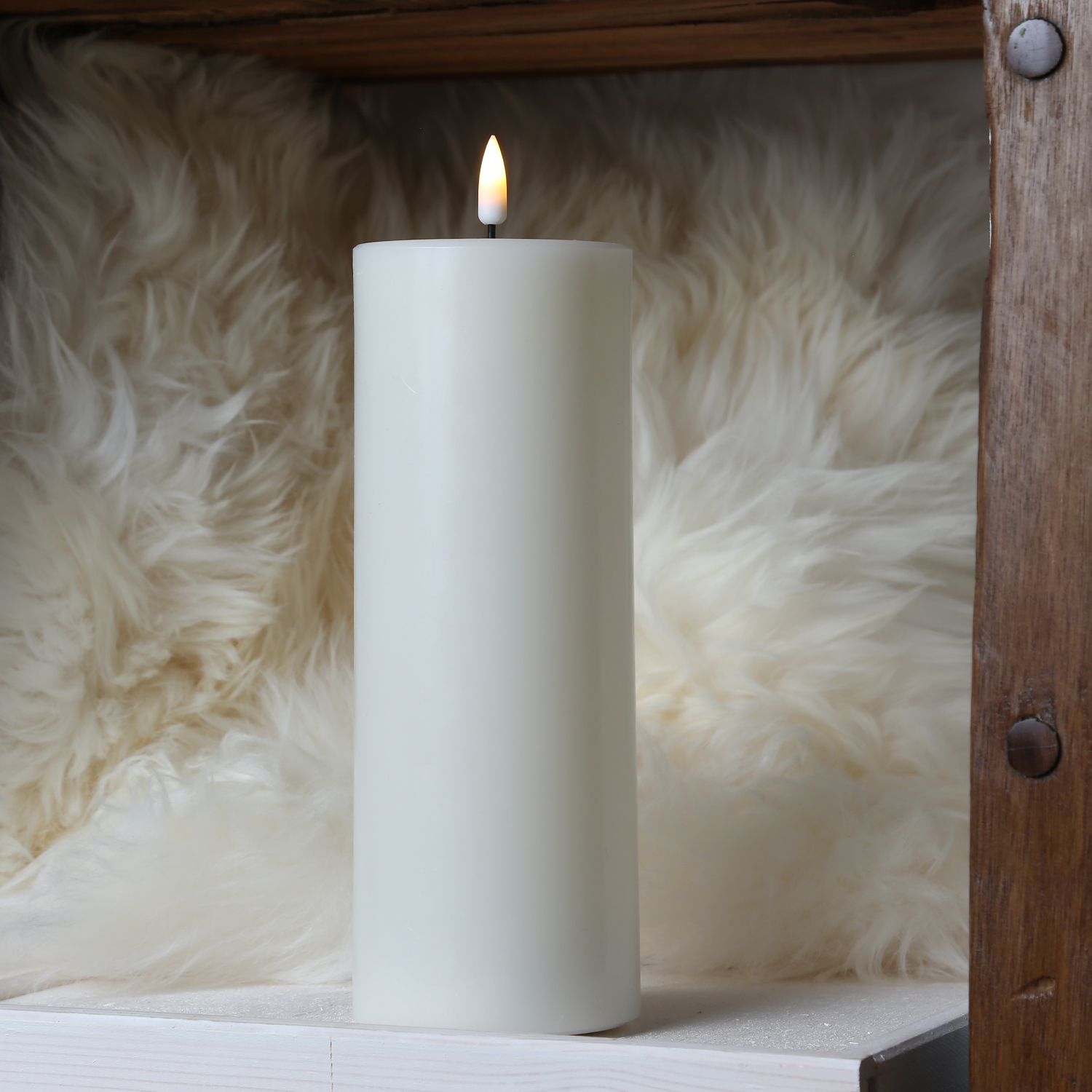 LED Stumpenkerze MIA - Echtwachs - realistische 3D Flamme - H: 20cm - Batteriebetrieb - creme LED Stumpenkerze MIA - Echtwachs - realistische 3D Flamme - H: 20cm - Batteriebetrieb - creme