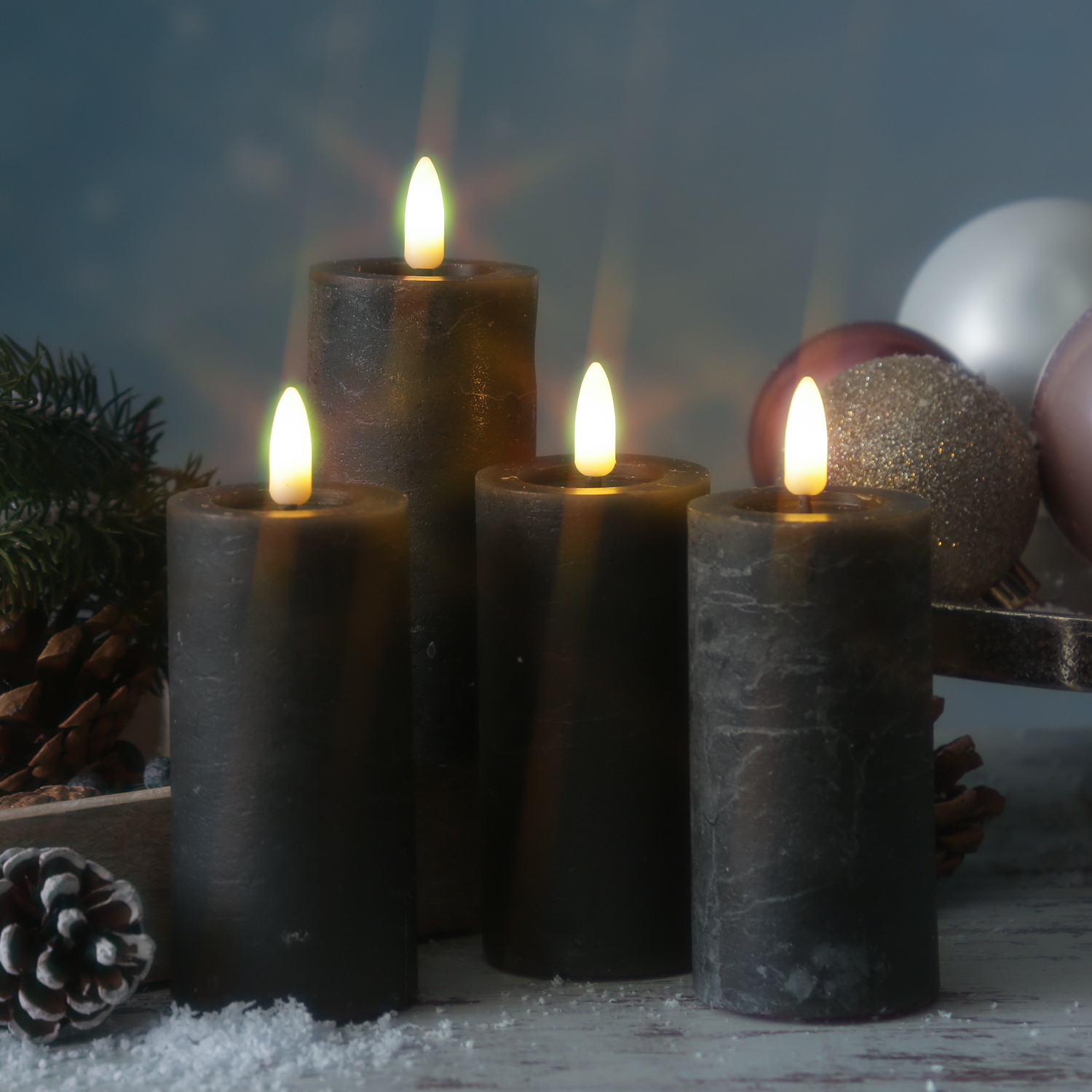 LED Kerzenset LINA - Rustik-Optik - Echtwachs - H: 12,5cm - D: 5cm - Timer - grau - 4er Set LED Kerzenset LINA - Rustik-Optik - Echtwachs - H: 12,5cm - D: 5cm - Timer - grau - 4er Set