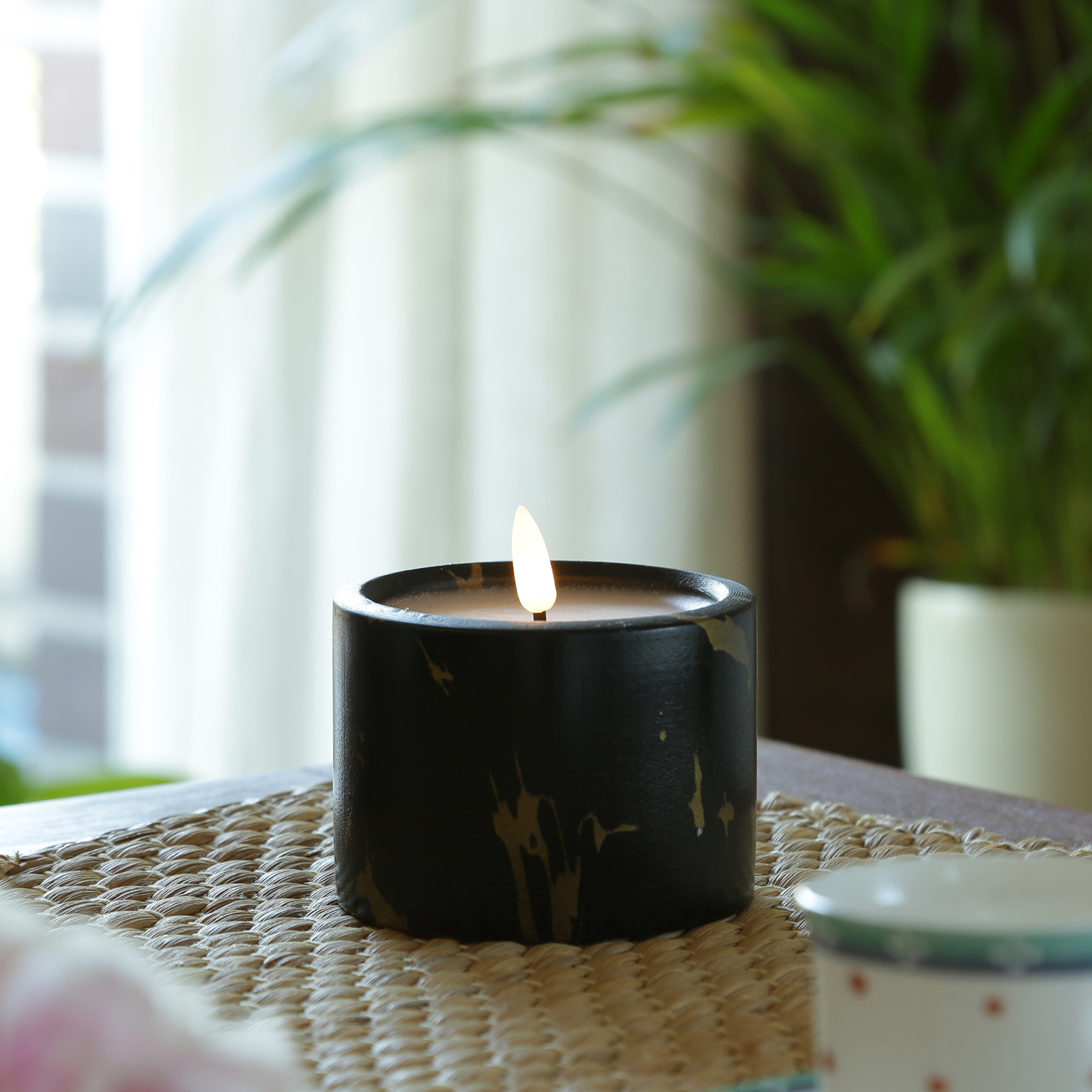 LED Kerze in Marmoroptik - Zement/Wachs - natürliche 3D Flamme - Timer - H: 8,5cm - D: 9cm - schwarz LED Kerze in Marmoroptik - Zement/Wachs - natürliche 3D Flamme - Timer - H: 8,5cm - D: 9cm - schwarz