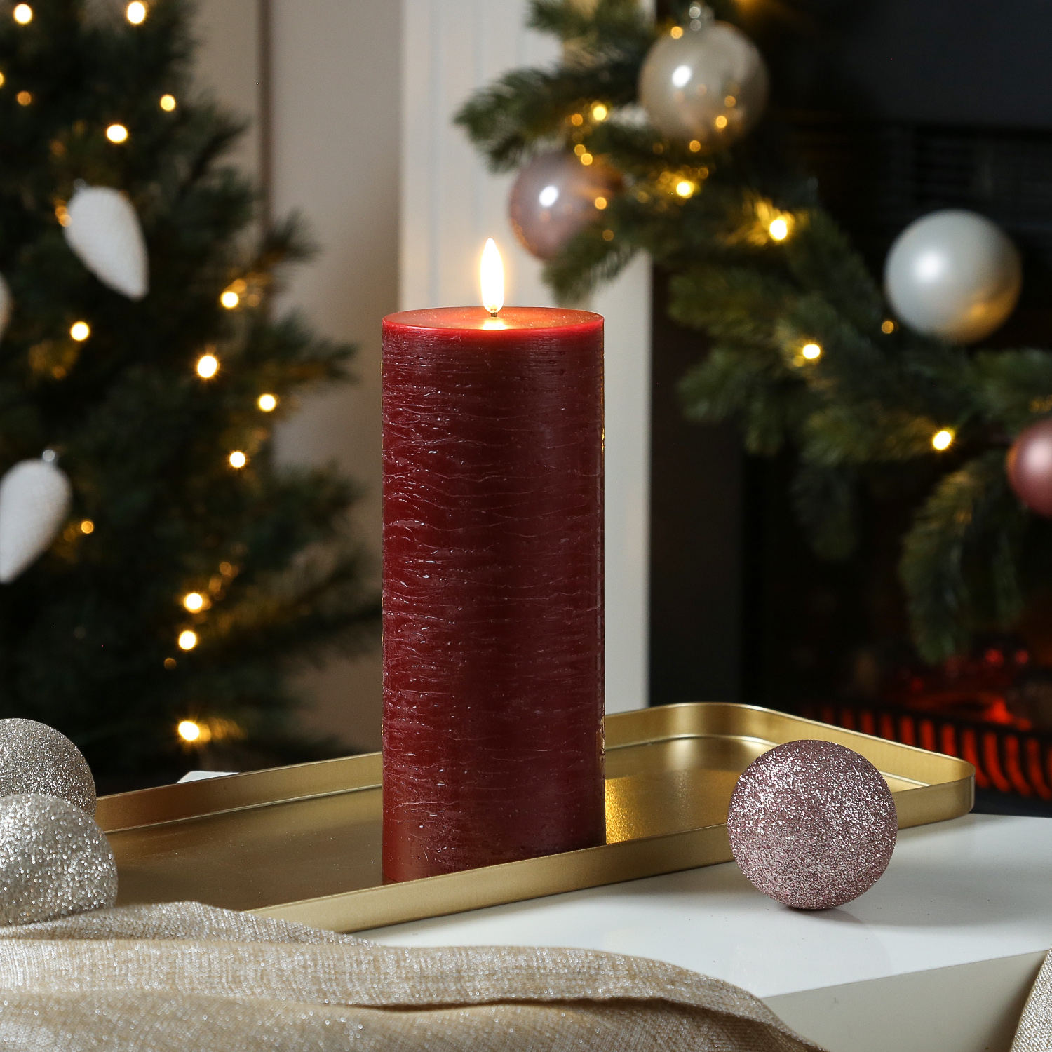 LED Kerze PIA - Rustik-Optik - Echtwachs - H: 20cm - D: 7,8cm - Timer - bis zu 1000 Std. - dunkelrot LED Kerze PIA - Rustik-Optik - Echtwachs - H: 20cm - D: 7,8cm - Timer - bis zu 1000 Std. - dunkelrot
