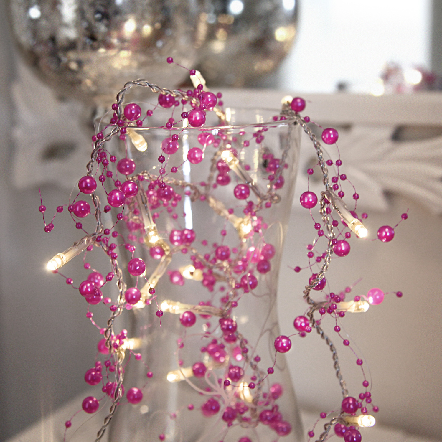 LED Lichterkette mit Perlen - 20 warmweiße LED - 1,15m - Batteriebetrieb - Timer - pink LED Lichterkette mit Perlen - 20 warmweiße LED - 1,15m - Batteriebetrieb - Timer - pink