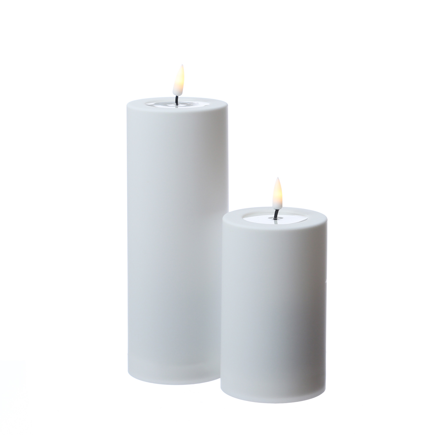 LED Stumpenkerze MIA - Kunststoff - realistische 3D Flamme - H: 12,5cm - outdoor - weiß LED Stumpenkerze MIA - Kunststoff - realistische 3D Flamme - H: 12,5cm - outdoor - weiß