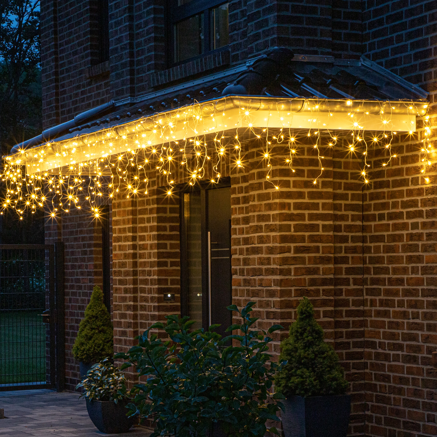 LED Lichtervorhang Eisregen - Blinfunktion - 400 warmweiße LED - L: 7,9m, H: 0,7m - für Außen