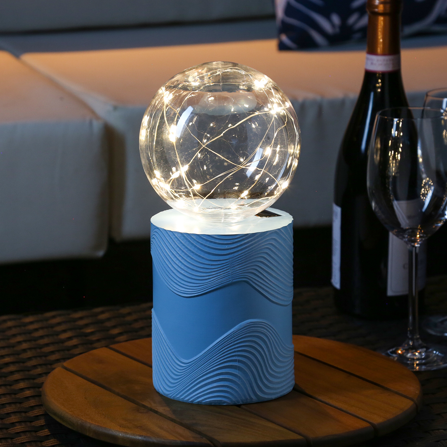 LED Solar Tischlampe GLOW - Kugelleuchte mit Sockel - warmweiße LED - H: 27cm - Lichtsensor - blau LED Solar Tischlampe GLOW - Kugelleuchte mit Sockel - warmweiße LED - H: 27cm - Lichtsensor - blau