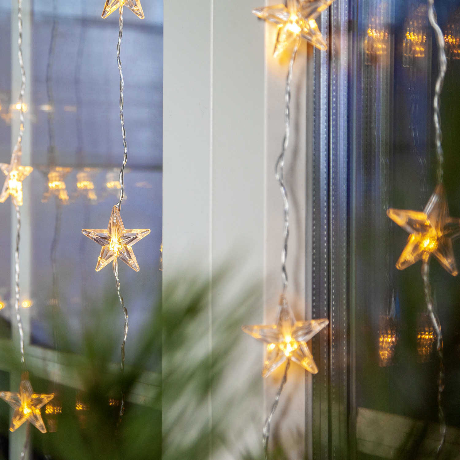 LED Lichtervorhang mit 50 Sternen - 50 warmweiße LED - 90x200cm - inkl. Trafo - für Innen