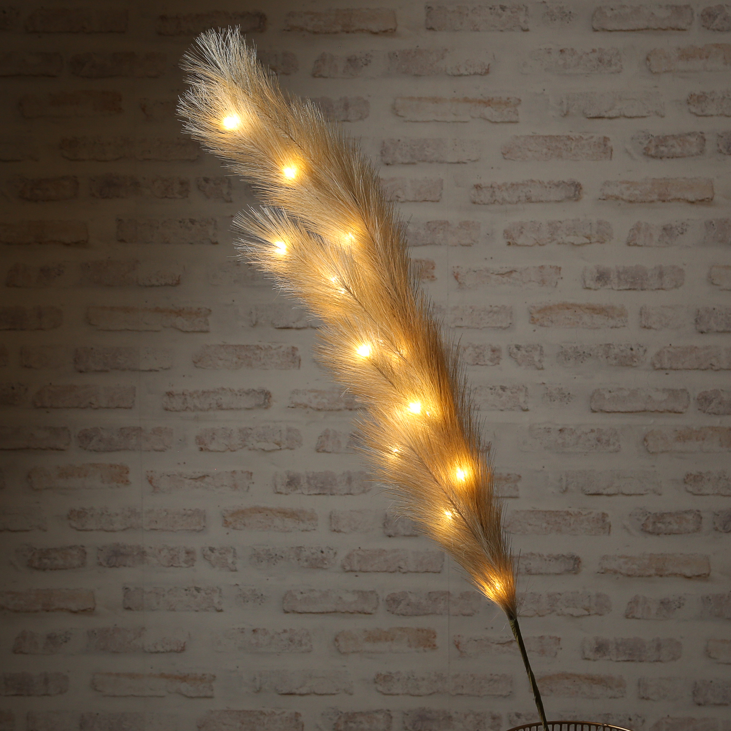 LED Zweig Federbüschel - Pampasgras - 15 warmweiße LED - H: 118cm - Timer - für Innen - khaki LED Zweig Federbüschel - Pampasgras - 15 warmweiße LED - H: 118cm - Timer - für Innen - khaki