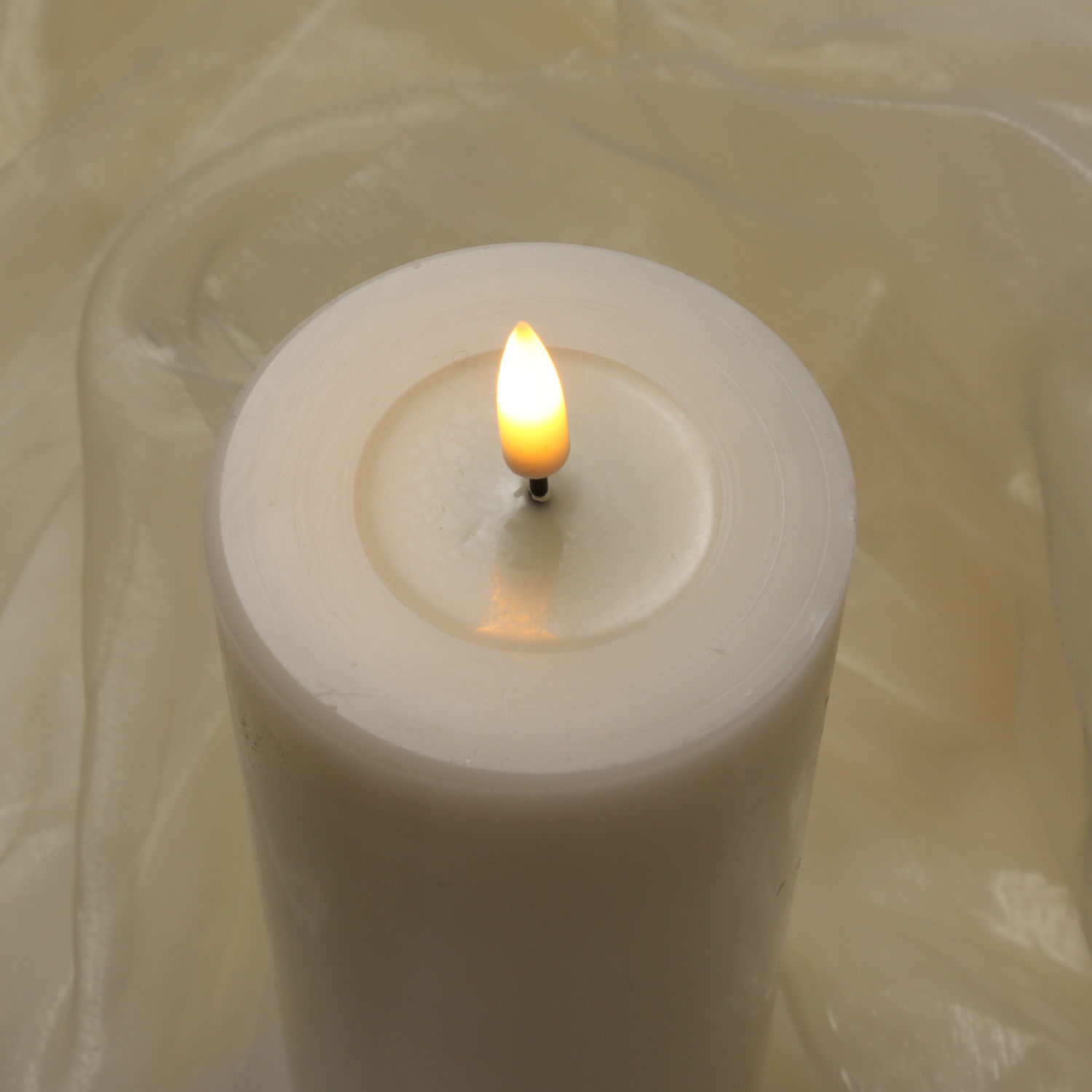 LED Stumpenkerze MIA - Echtwachs - realistische 3D Flamme - H: 12,5cm - Batteriebetrieb - creme LED Stumpenkerze MIA - Echtwachs - realistische 3D Flamme - H: 12,5cm - Batteriebetrieb - creme