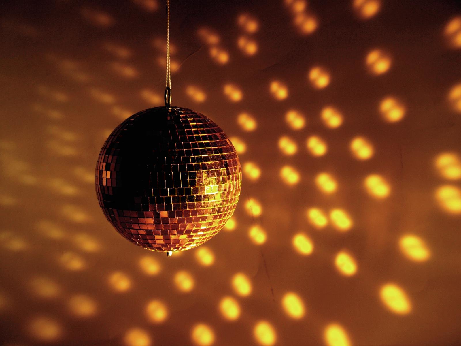 Spiegelkugel 15cm farbig gold- Diskokugel (Discokugel) zur Dekoration - Echtglas - mirrorball gold Spiegelkugel 15cm farbig gold- Diskokugel (Discokugel) zur Dekoration - Echtglas - mirrorball gold