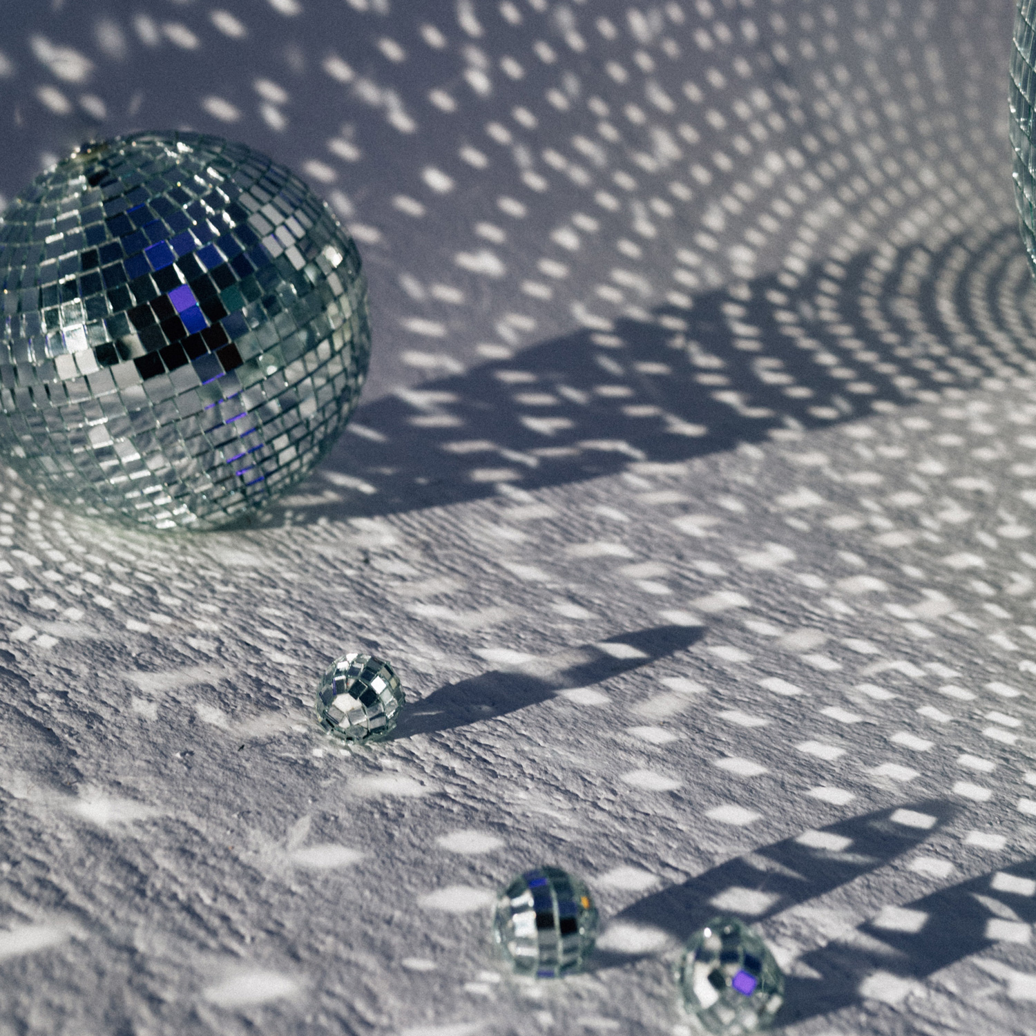 Spiegelkugel SET 12x5cm silber - DEKO - Baumschmuck Dekoration Spiegelkugel SET 12x5cm silber - DEKO - Baumschmuck Dekoration