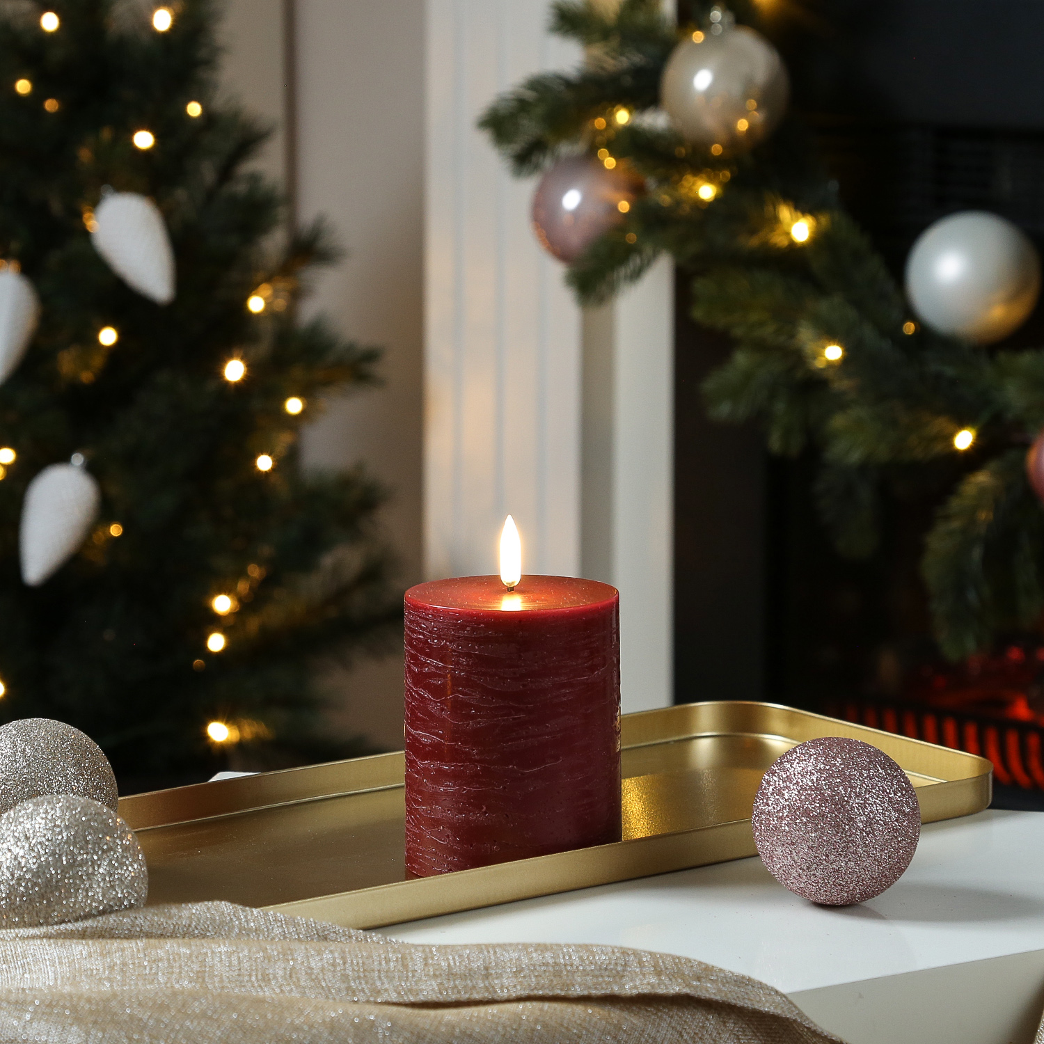 LED Kerze PIA - Rustik-Optik - Echtwachs - H: 10cm - D: 7,8cm - Timer - bis zu 1000 Std. - dunkelrot LED Kerze PIA - Rustik-Optik - Echtwachs - H: 10cm - D: 7,8cm - Timer - bis zu 1000 Std. - dunkelrot