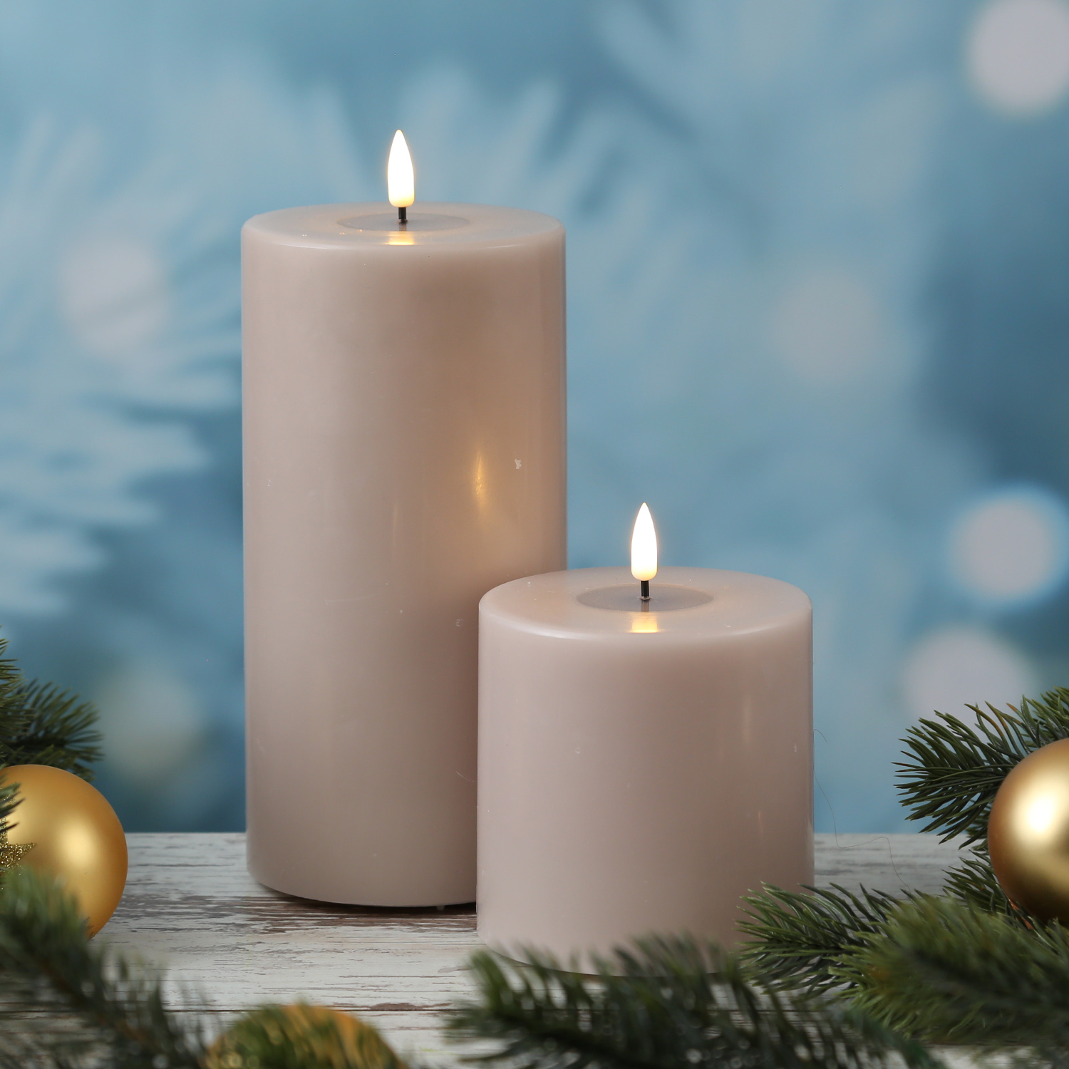 LED Stumpenkerze MIA - Echtwachs - realistische 3D Flamme - H: 10cm - D: 10cm - altrosa LED Stumpenkerze MIA - Echtwachs - realistische 3D Flamme - H: 10cm - D: 10cm - altrosa