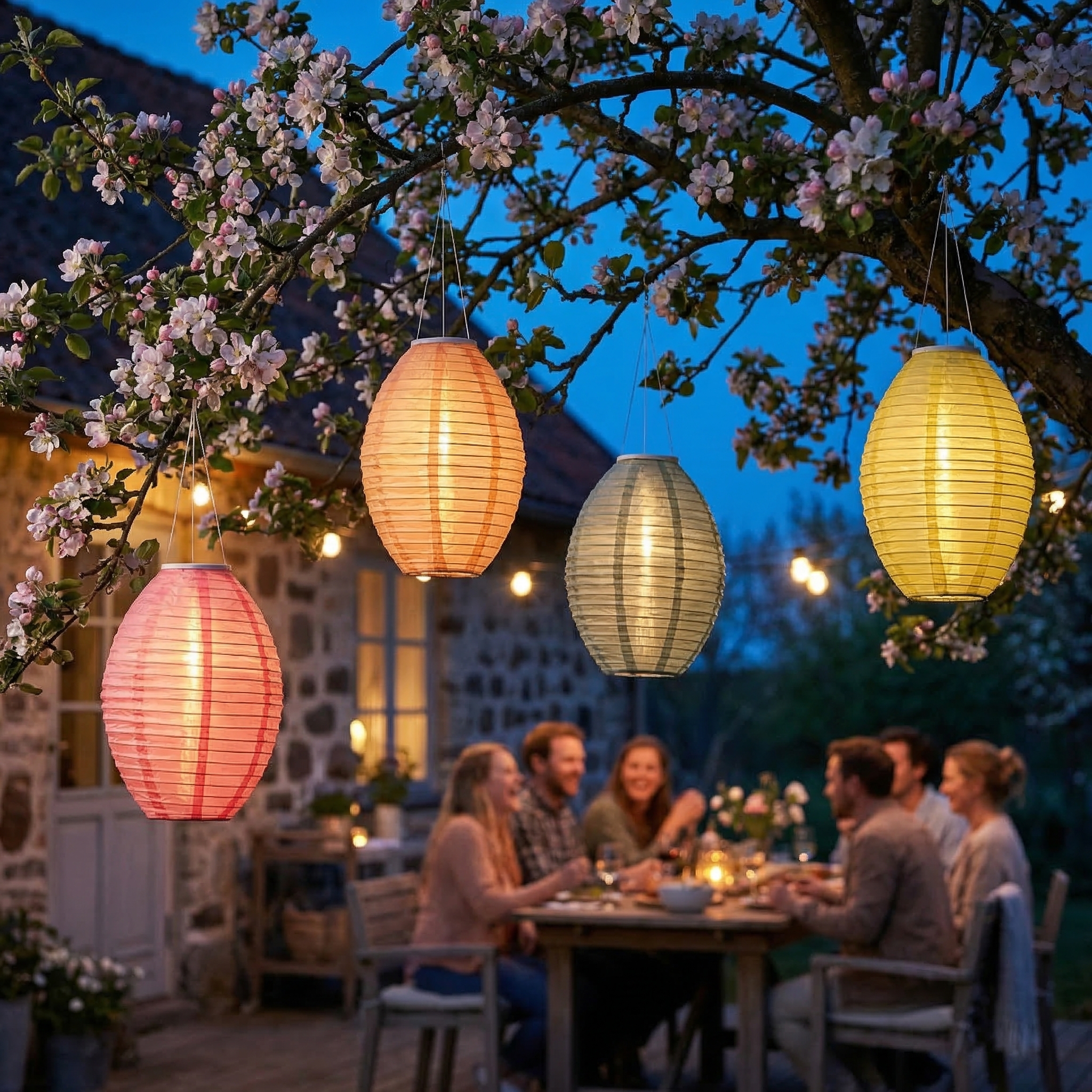 LED Solar Lampion oval - warmweiße LED - H: 33cm - D: 22cm - Lichtsensor - pastellorange