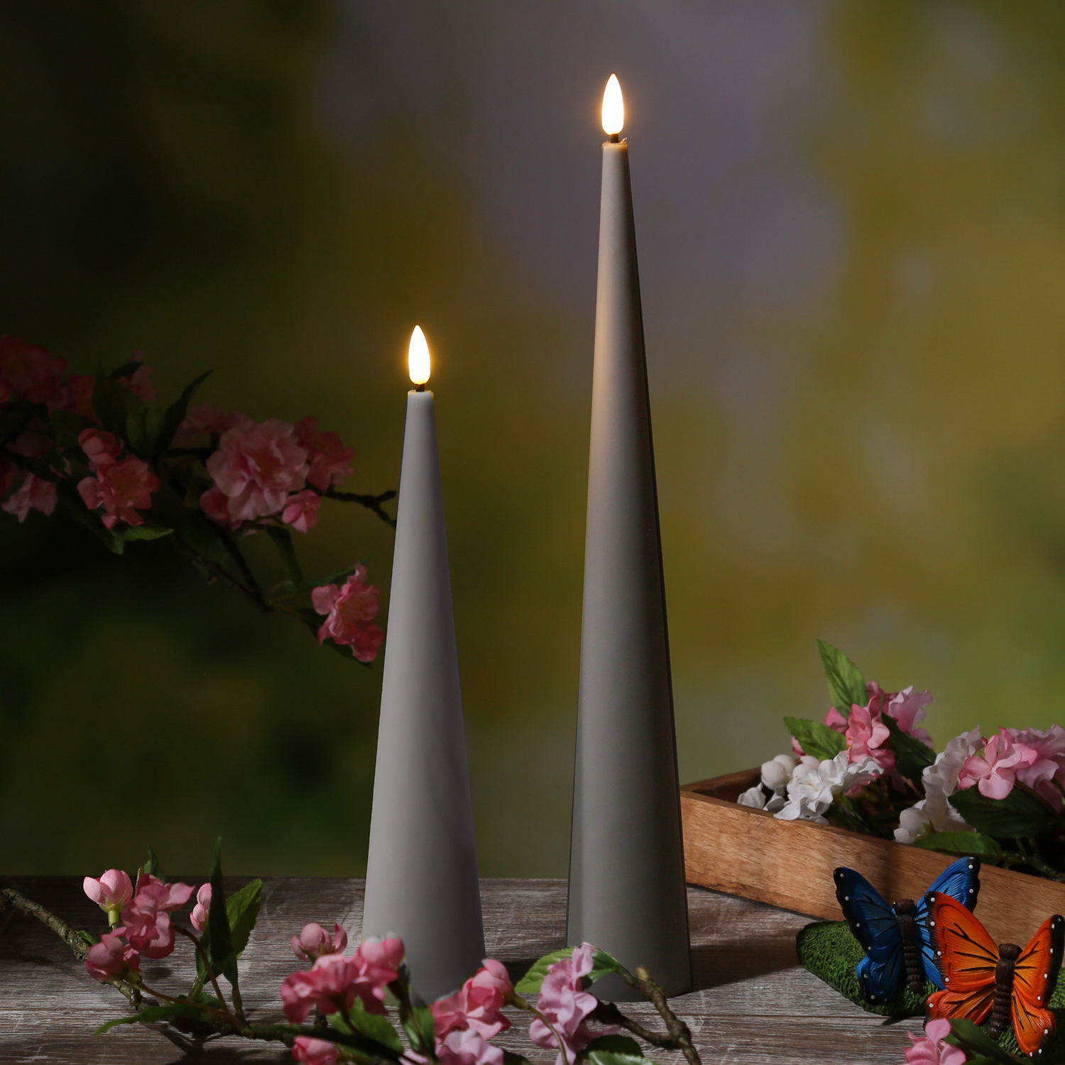 LED Kegelkerze - Kunststoff - realistische 3D Flamme - H: 25cm - Timer - für Außen - grau LED Kegelkerze - Kunststoff - realistische 3D Flamme - H: 25cm - Timer - für Außen - grau