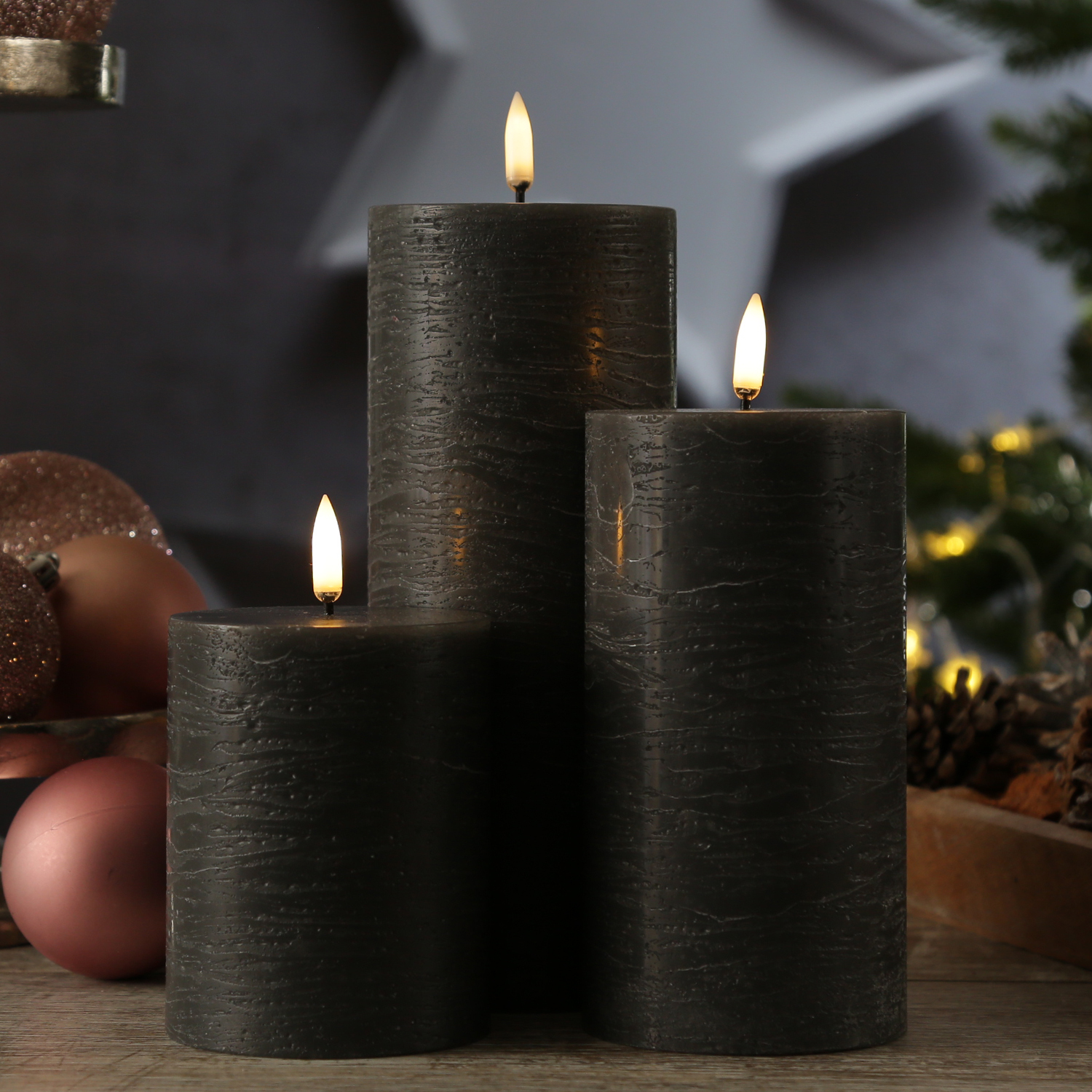 LED Kerzenset PIA - Rustik-Optik - 3 Größen - inkl. Batterien und Fernbedienung - grau - 3er Set LED Kerzenset PIA - Rustik-Optik - 3 Größen - inkl. Batterien und Fernbedienung - grau - 3er Set