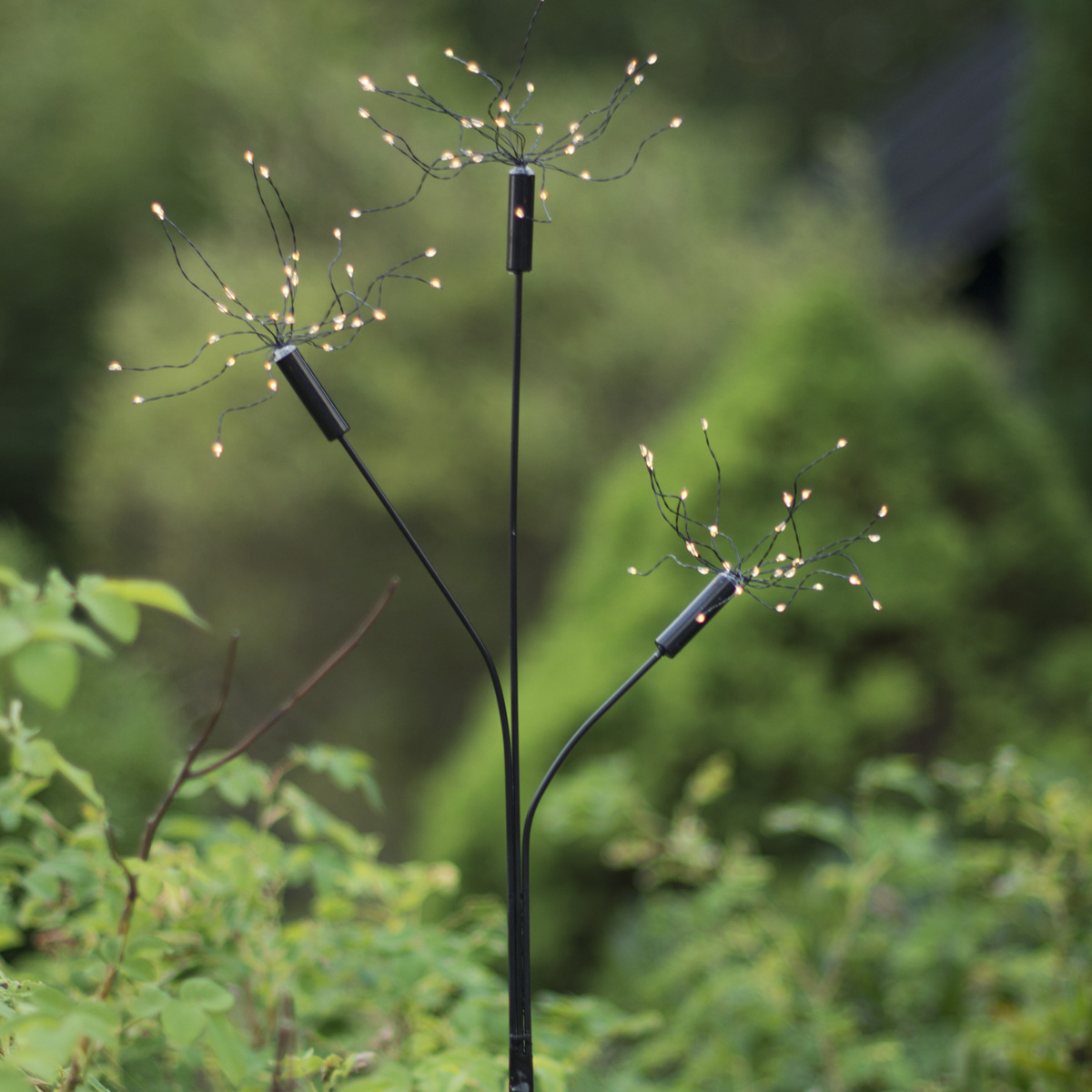 LED Solarstab "Firework" Gartendeko - 90 warmweiße LED in 3 Kugeln - H: 95cm - Dämmerungssensor LED Solarstab "Firework" Gartendeko - 90 warmweiße LED in 3 Kugeln - H: 95cm - Dämmerungssensor