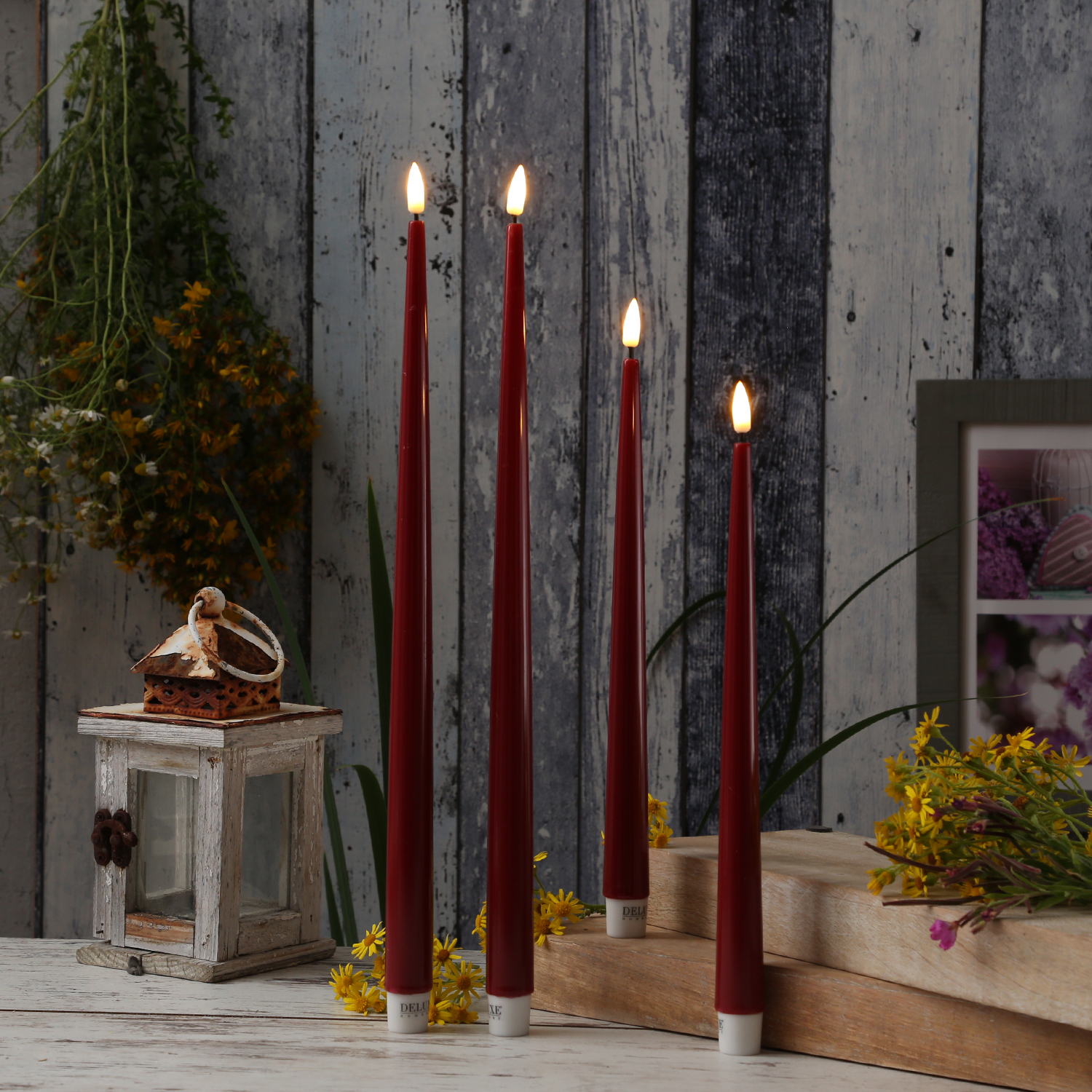 LED Stabkerzen ELLA - Echtwachs - realistische 3D Flamme - H: 38cm - bordeauxrot - 2 Stück LED Stabkerzen ELLA - Echtwachs - realistische 3D Flamme - H: 38cm - bordeauxrot - 2 Stück