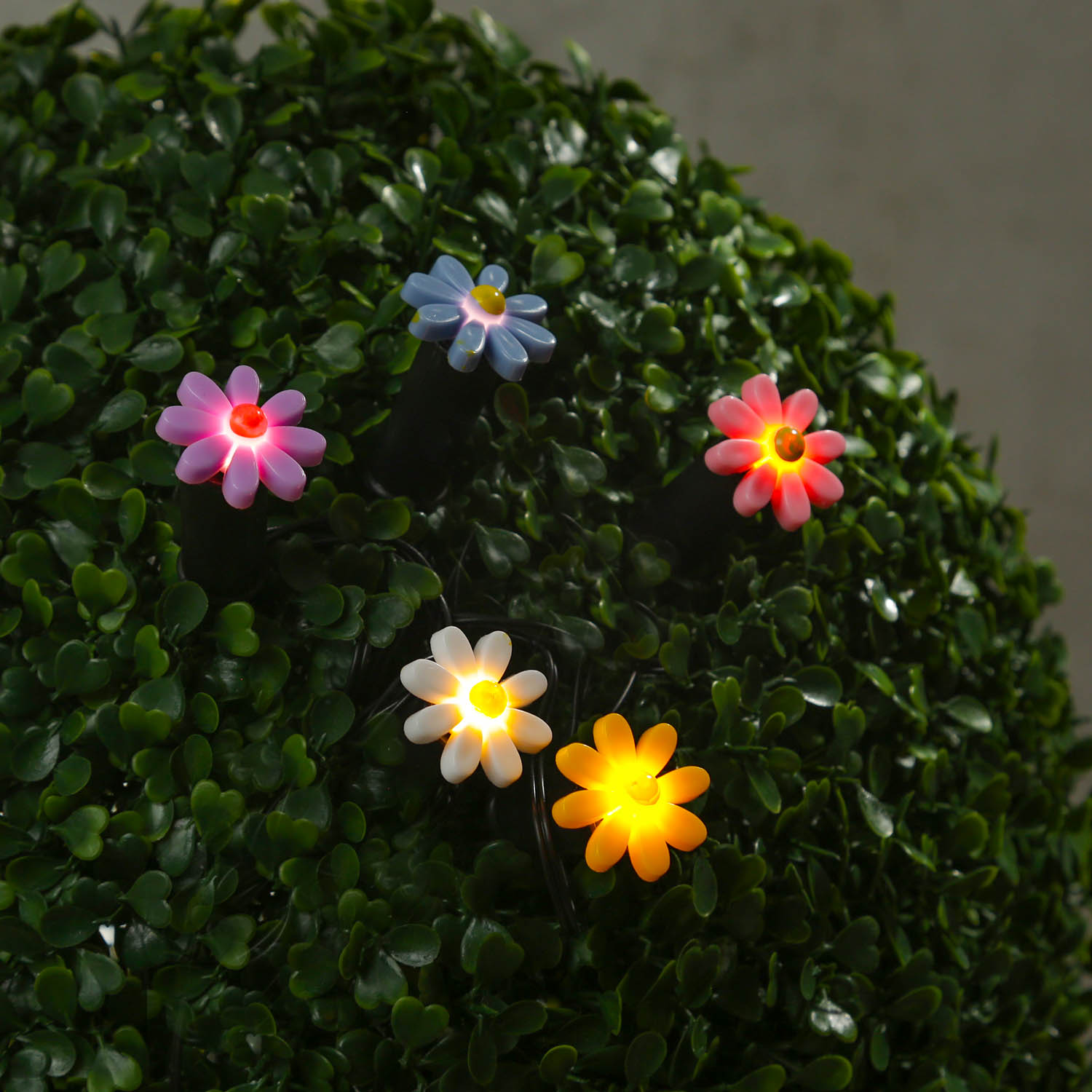 LED Solar Lichterkette Blumen - 5 Gartenstecker mit bunten Blümchen - L: 1,2m H: 17cm - Lichtsensor LED Solar Lichterkette Blumen - 5 Gartenstecker mit bunten Blümchen - L: 1,2m H: 17cm - Lichtsensor