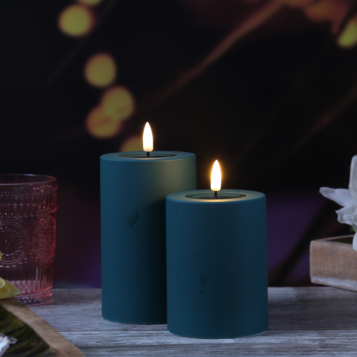 LED Stumpenkerze MIA - Kunststoff - realistische 3D Flamme - H: 10cm - für Außen - dunkelgrün LED Stumpenkerze MIA - Kunststoff - realistische 3D Flamme - H: 10cm - für Außen - dunkelgrün