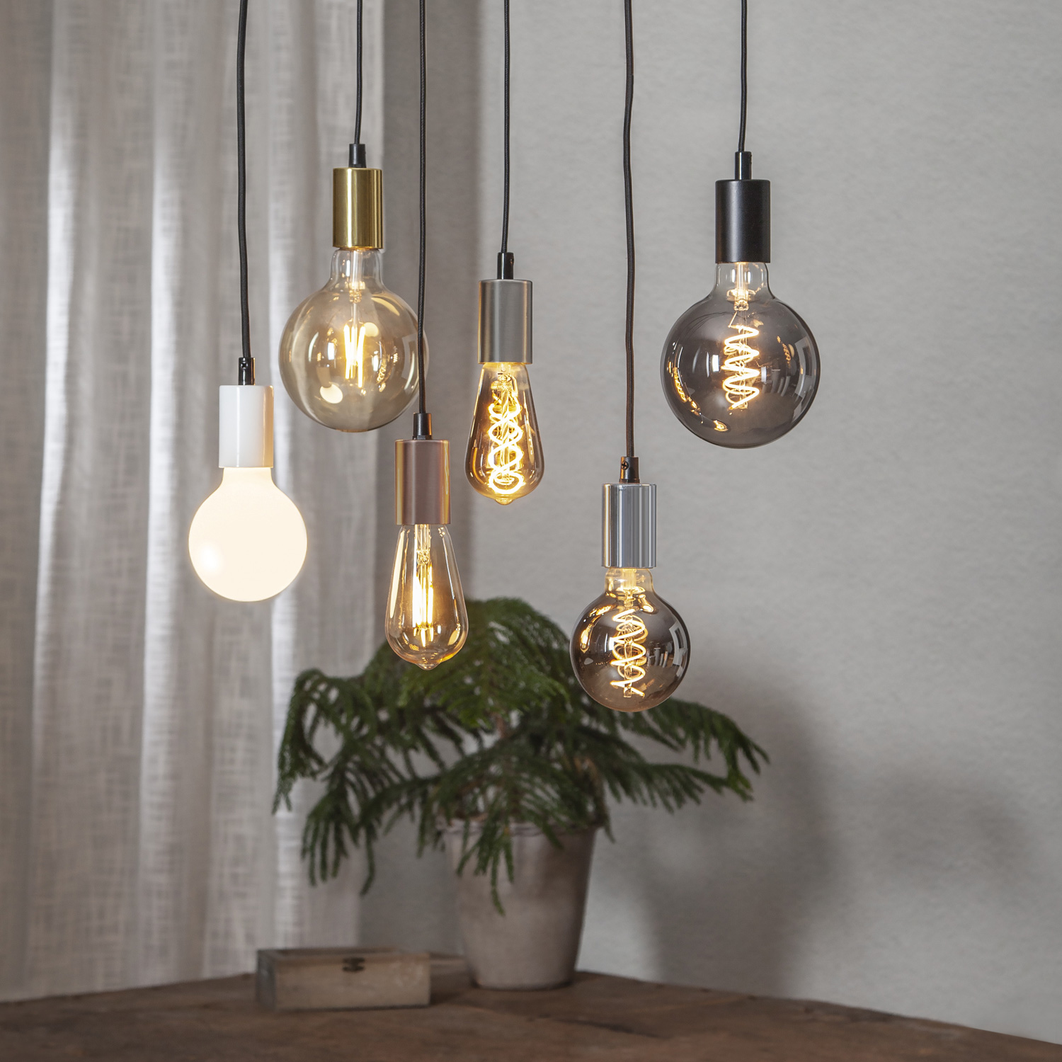 Lampenfassung "Stil" - E27 Fassung - Schalter - L: 3,5m - Textilkabel - Fassung weiß Lampenfassung "Stil" - E27 Fassung - Schalter - L: 3,5m - Textilkabel - Fassung weiß