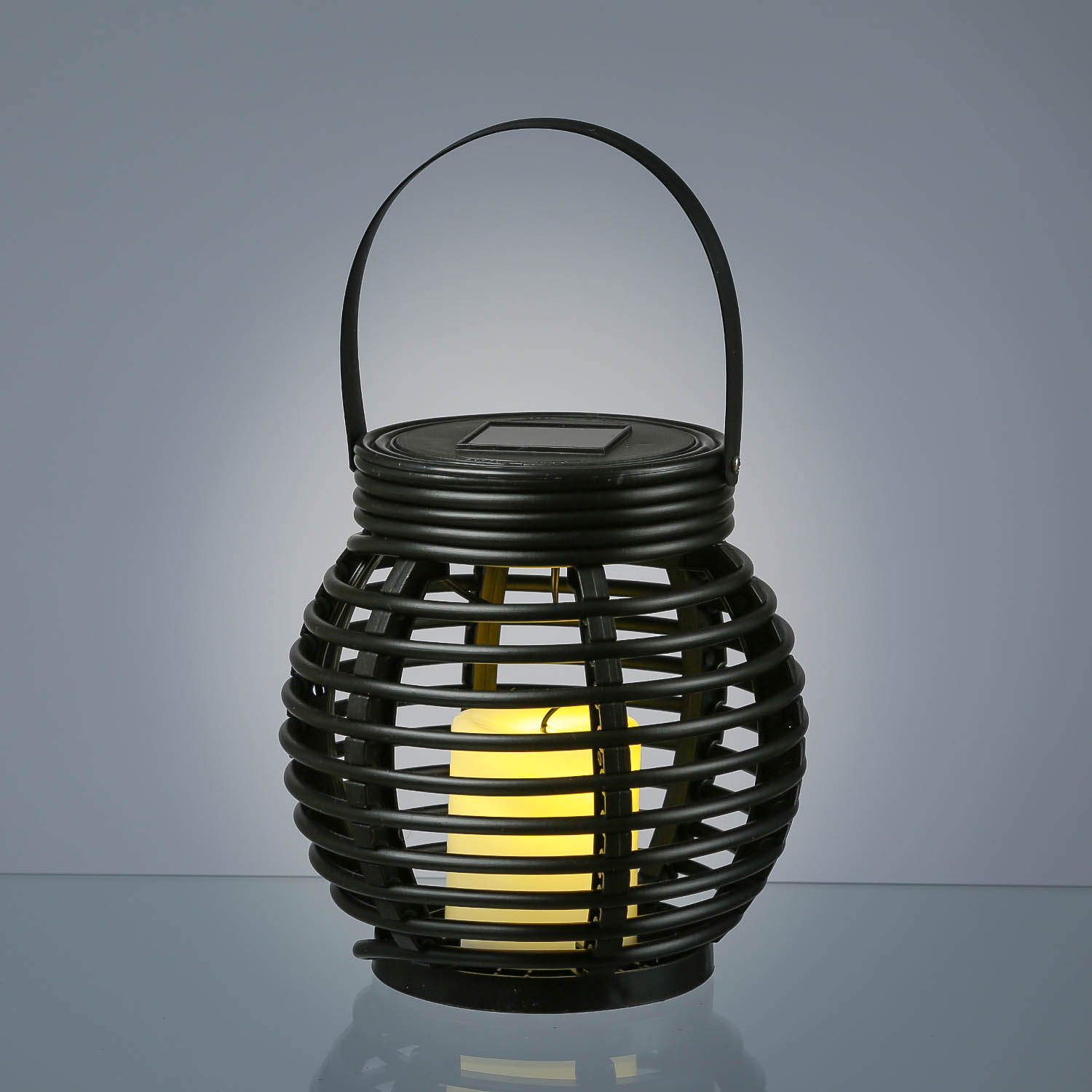 LED Solar Laterne mit LED Kerze - Korboptik - flackernde LED - H: 15cm -Lichtsensor - schwarz LED Solar Laterne mit LED Kerze - Korboptik - flackernde LED - H: 15cm -Lichtsensor - schwarz