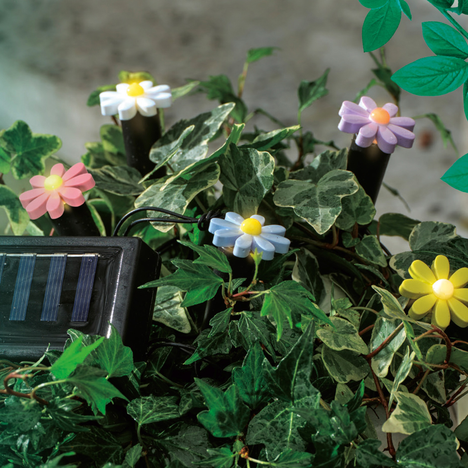 LED Solar Lichterkette Blumen - 5 Gartenstecker mit bunten Blümchen - L: 1,2m H: 17cm - Lichtsensor LED Solar Lichterkette Blumen - 5 Gartenstecker mit bunten Blümchen - L: 1,2m H: 17cm - Lichtsensor
