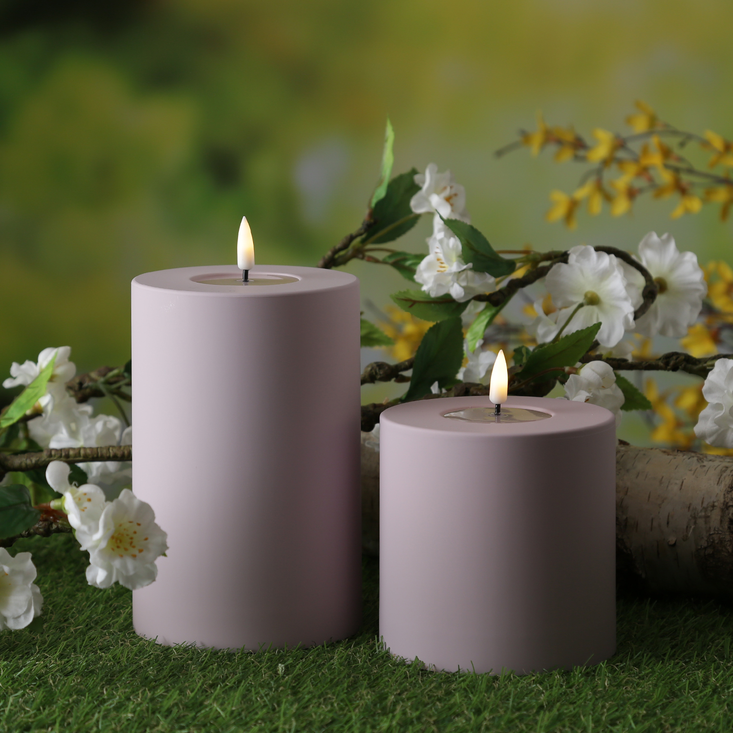 LED Stumpenkerze MIA - Kunststoff - realistische 3D Flamme - H: 10cm - f. Außen - flieder/lila LED Stumpenkerze MIA - Kunststoff - realistische 3D Flamme - H: 10cm - f. Außen - flieder/lila