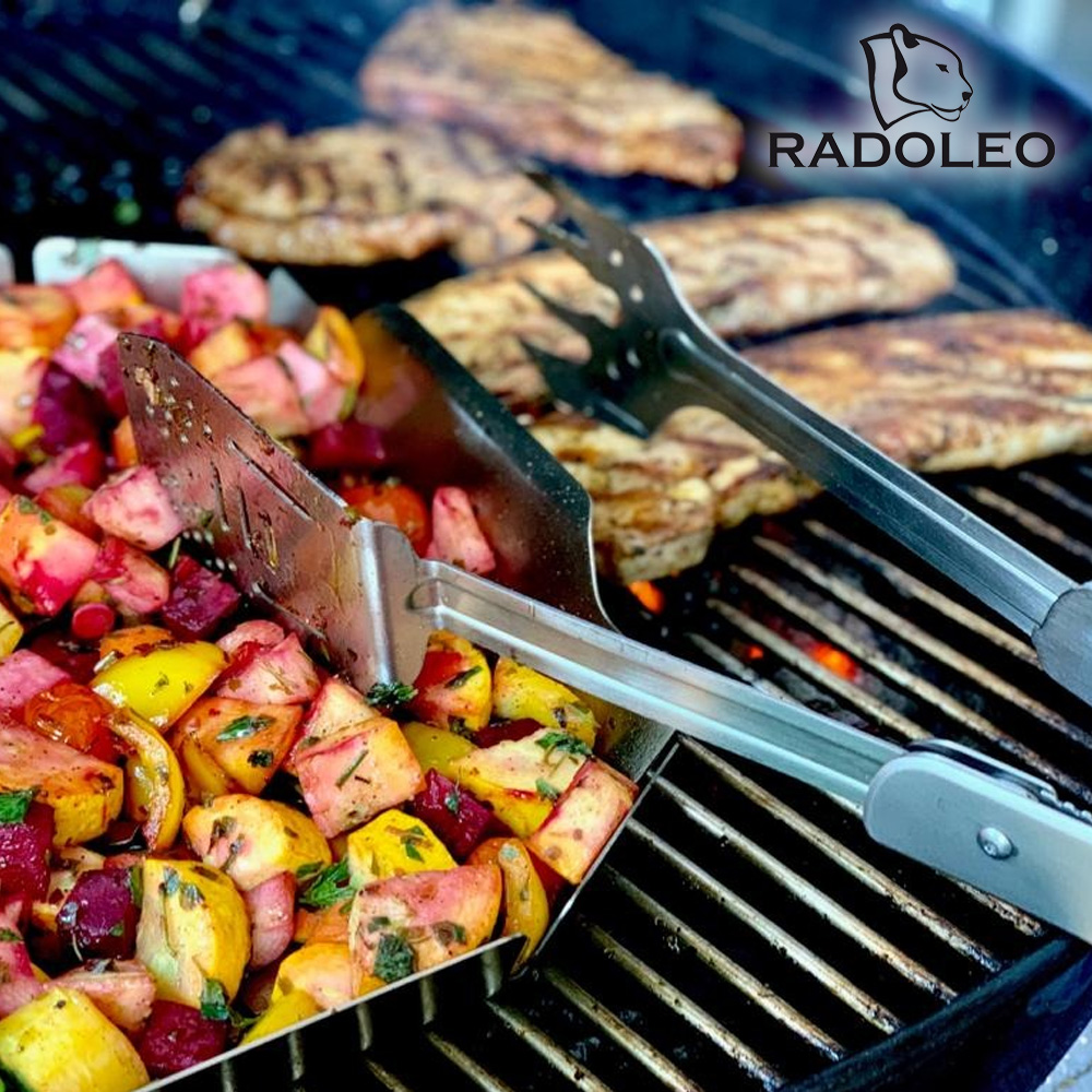 RADOLEO® Grill-Multi-Tool GENIUS Grillbesteck | Zange, Wender, Grillmesser, Fleischgabel, Flaschenöffner, Korkenzieher