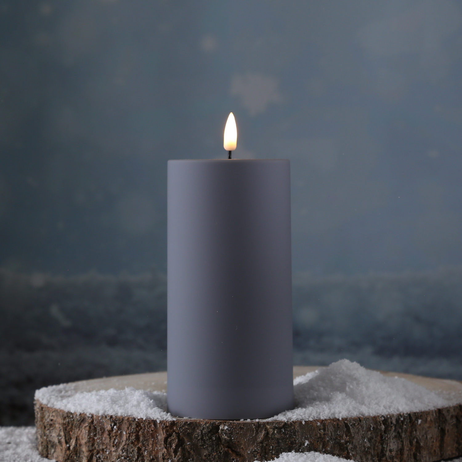 LED Stumpenkerze MIA - Kunststoff - realistische 3D Flamme - H: 15cm - outdoor - grau LED Stumpenkerze MIA - Kunststoff - realistische 3D Flamme - H: 15cm - outdoor - grau