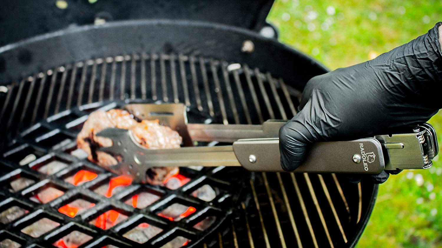 RADOLEO® Grill-Multi-Tool GENIUS Grillbesteck | Zange, Wender, Grillmesser, Fleischgabel, Flaschenöffner, Korkenzieher